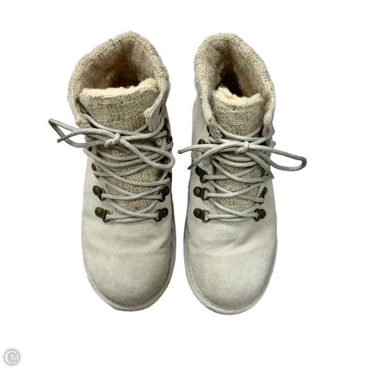 Boots Ankle Flats By Bearpaw In Grey, Size: 9