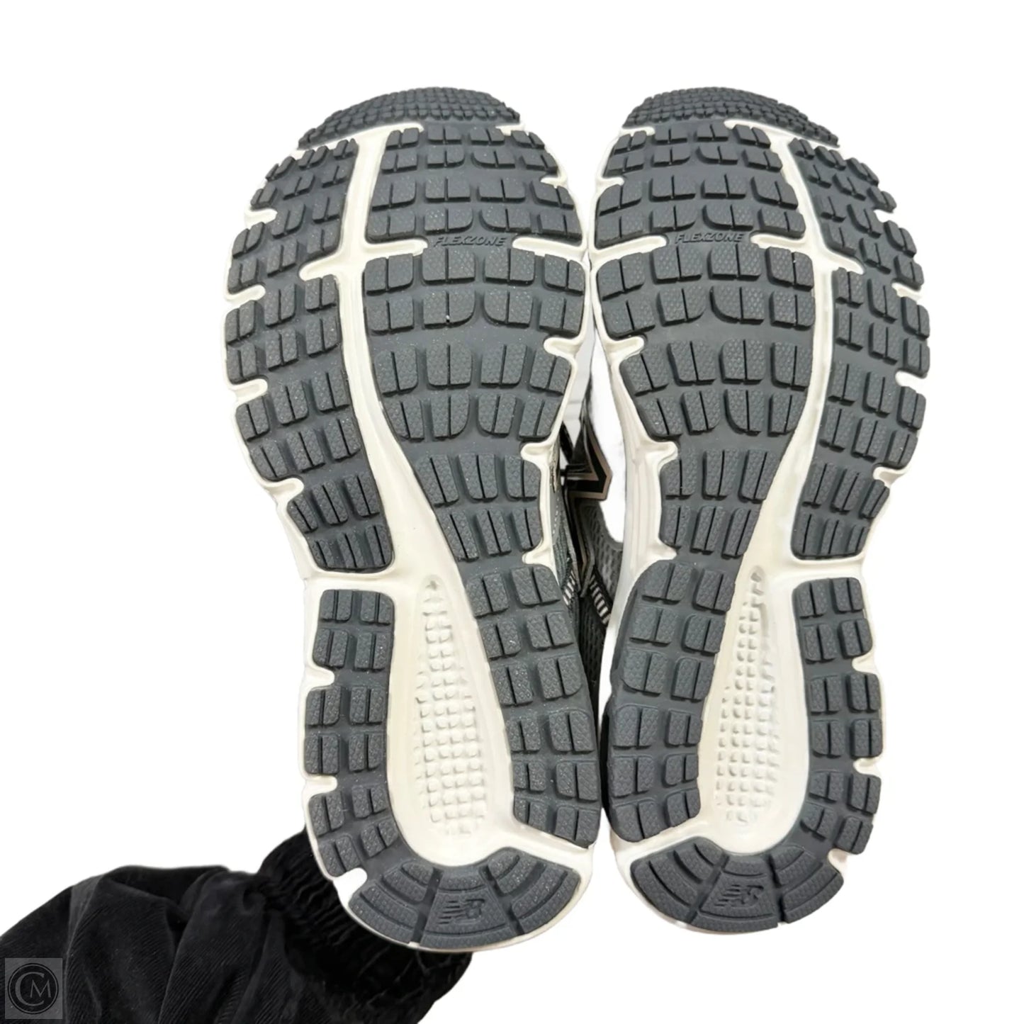 Shoes Sneakers By New Balance In Grey, Size: 6