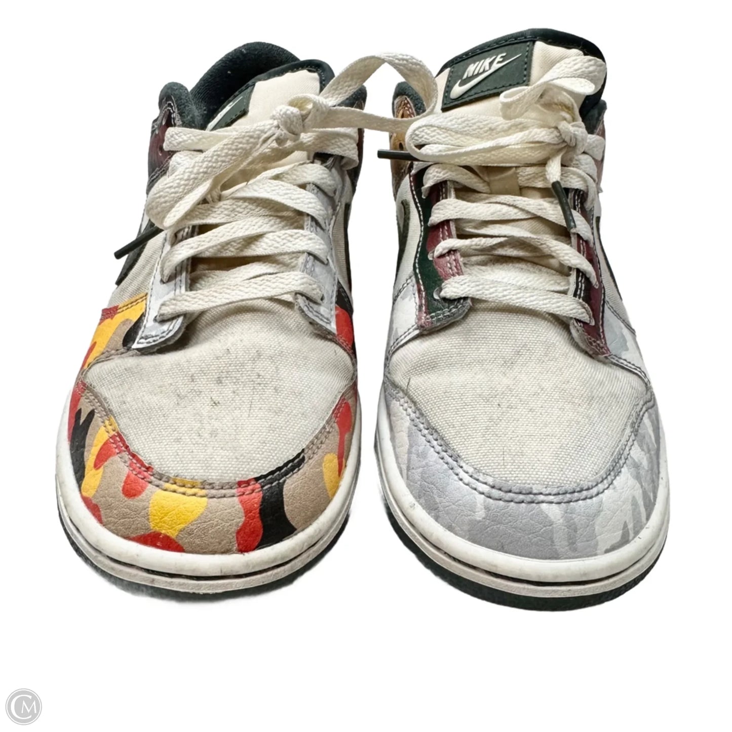 Shoes Sneakers By Nike In Cream & Green, Size: 9