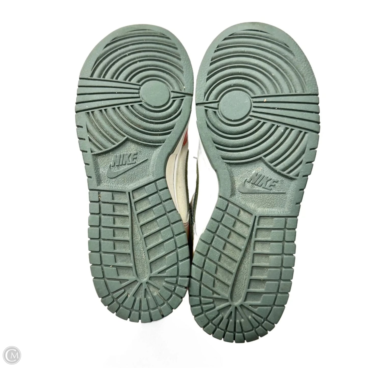 Shoes Sneakers By Nike In Cream & Green, Size: 9