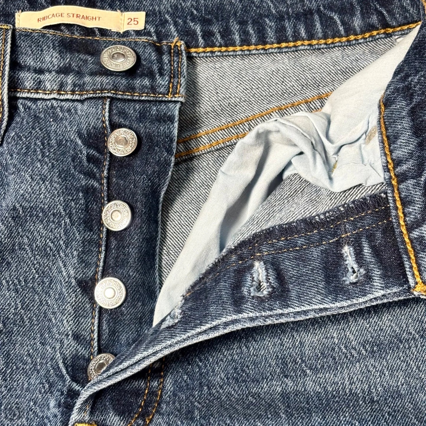 Jeans Straight By Levis In Blue Denim, Size: 0
