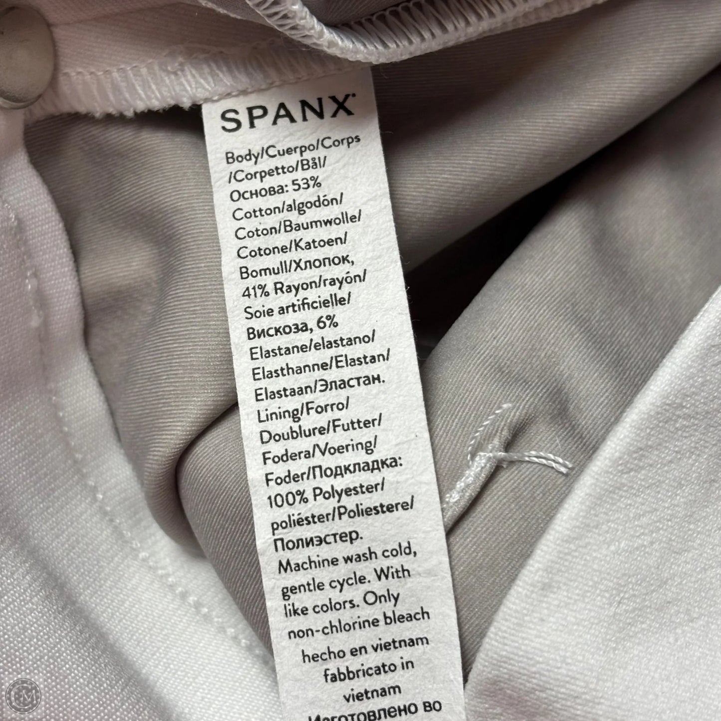 Shorts By Spanx In White, Size: Xl