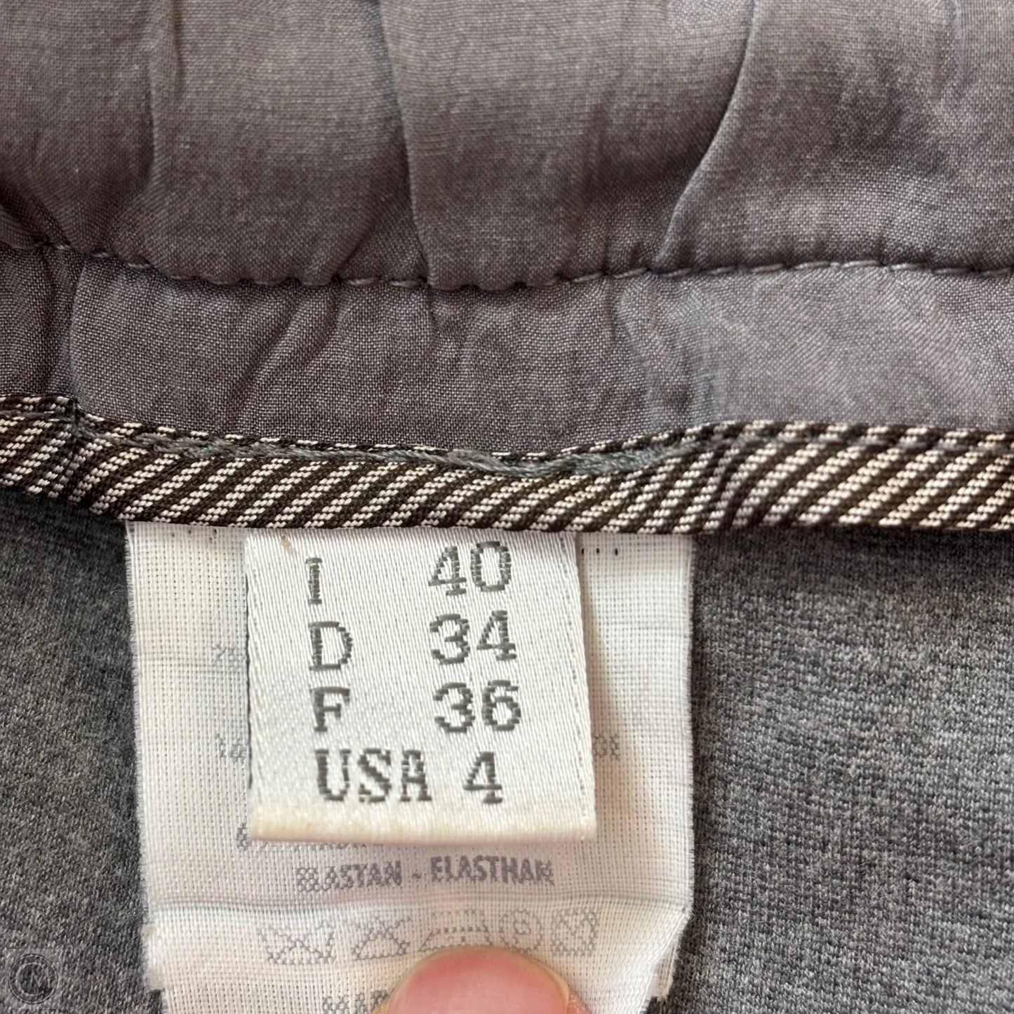 Shorts In Grey, Size: 4