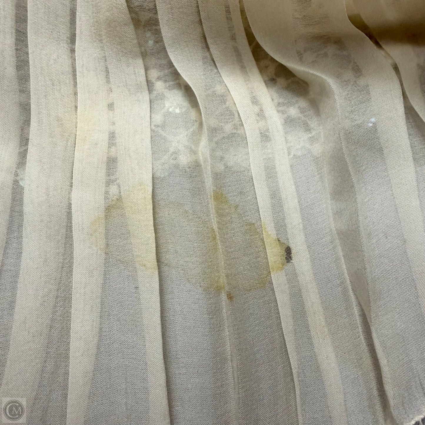 Skirt Luxury Designer By Louis Vuitton In Cream, Size: 2