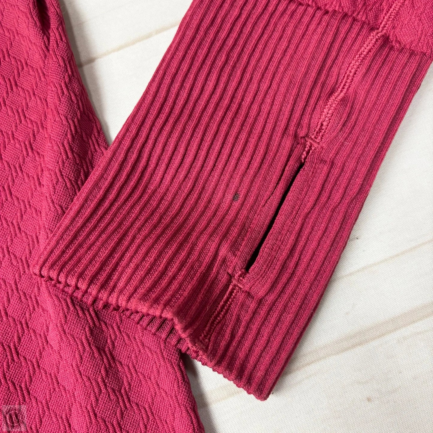 Athletic Sweatshirt Collar By Lululemon In Maroon, Size: M