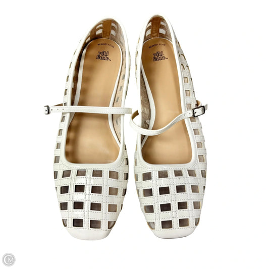 Shoes Flats By Wild Fable In White, Size: 10
