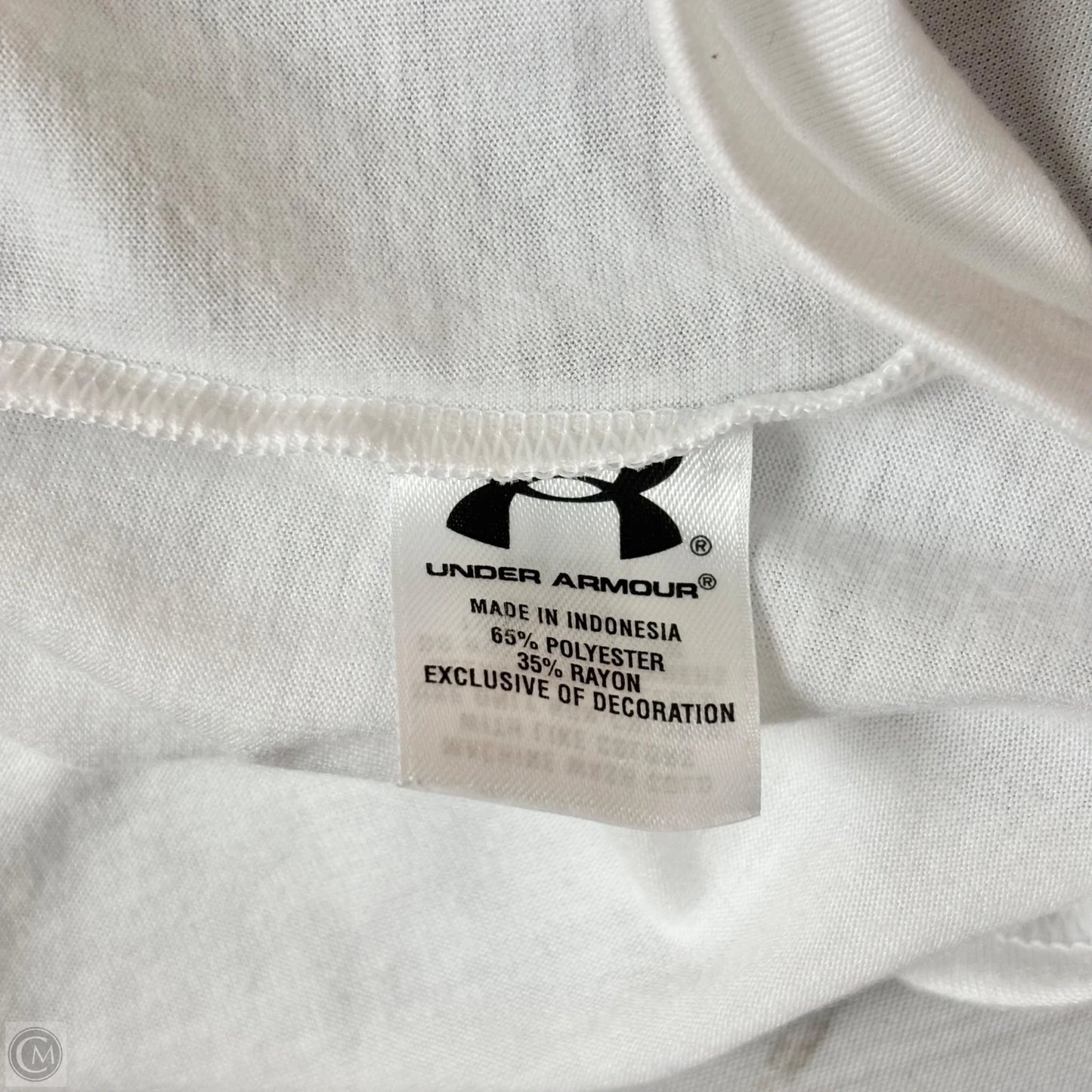 Athletic Top Long Sleeve Crewneck By Under Armour In White, Size: M