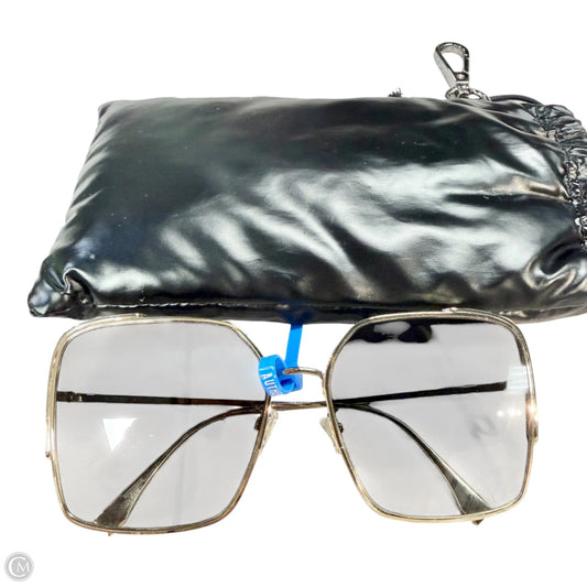 Sunglasses Luxury Designer By Fendi, Size: Large