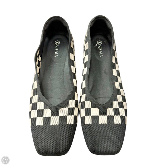 Shoes Flats By Vivaia In Black & Cream, Size: 11.5