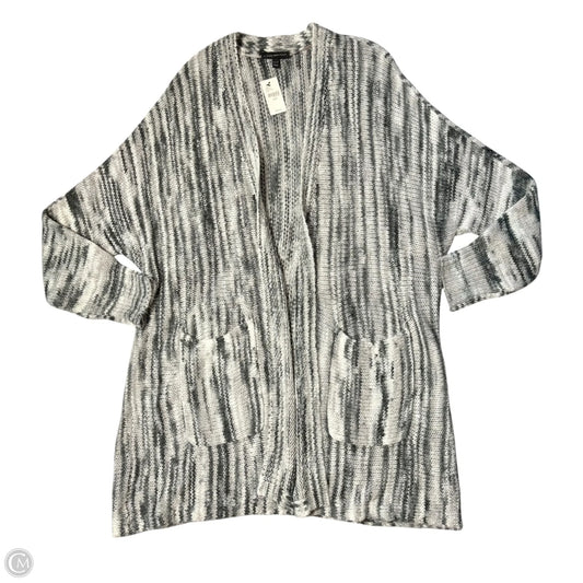 Sweater By Lane Bryant In Grey, Size: 4x