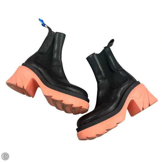 Boots Luxury Designer By Bottega Veneta In Black & Pink, Size: 8.5