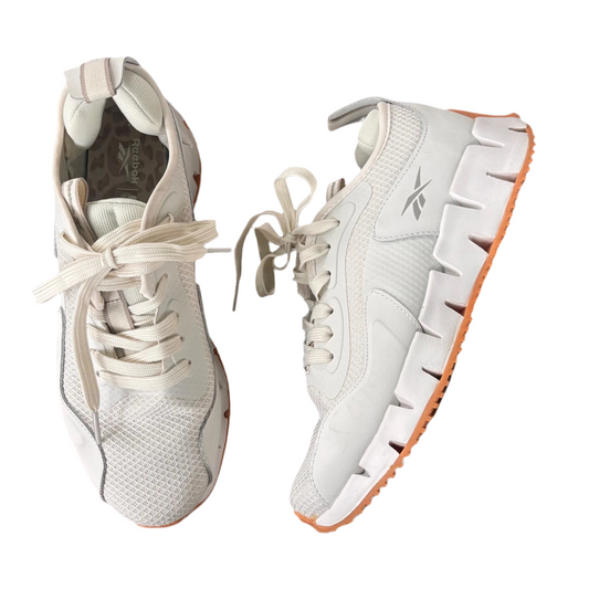 Shoes Athletic By Reebok In White, Size: 8