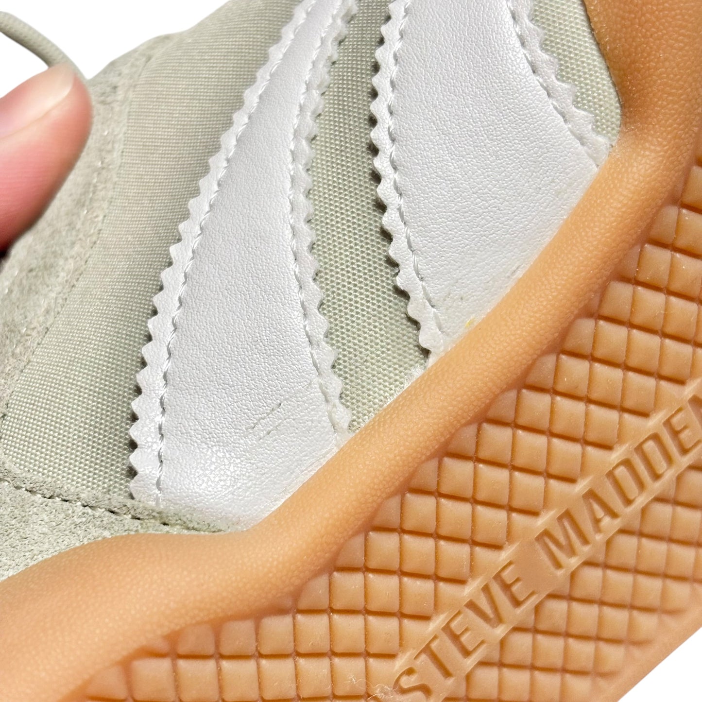 Shoes Sneakers By Steve Madden In Green & White, Size: 9.5