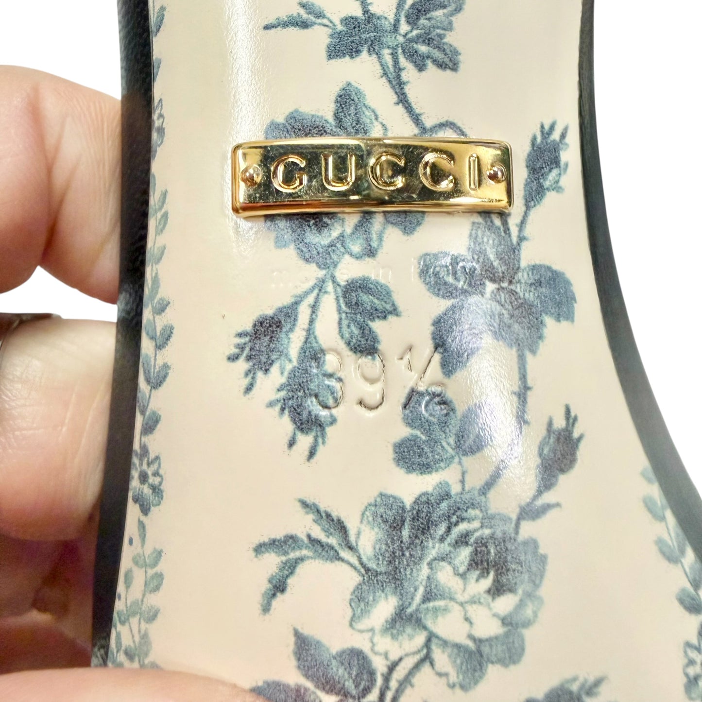 Sandals Luxury Designer By Gucci In Floral Print, Size: 9