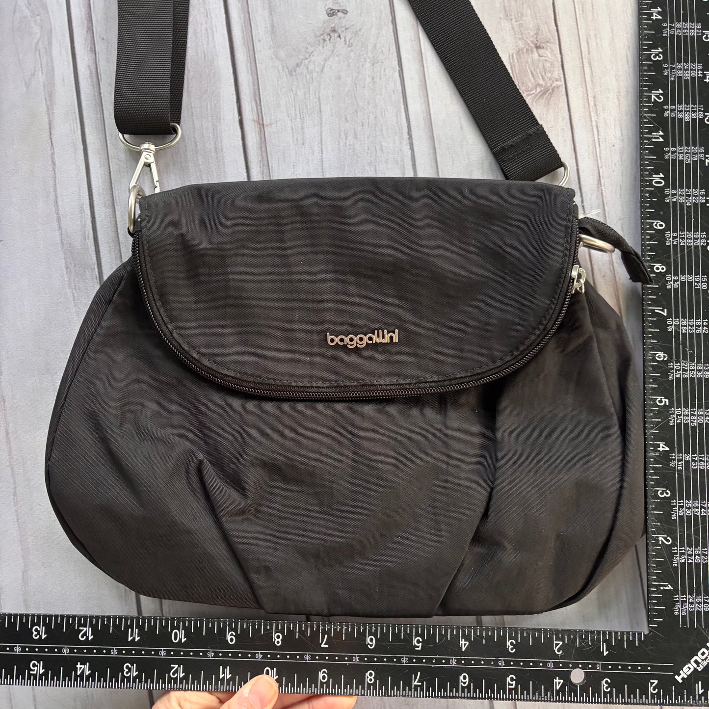 Crossbody By Baggallini, Size: Medium