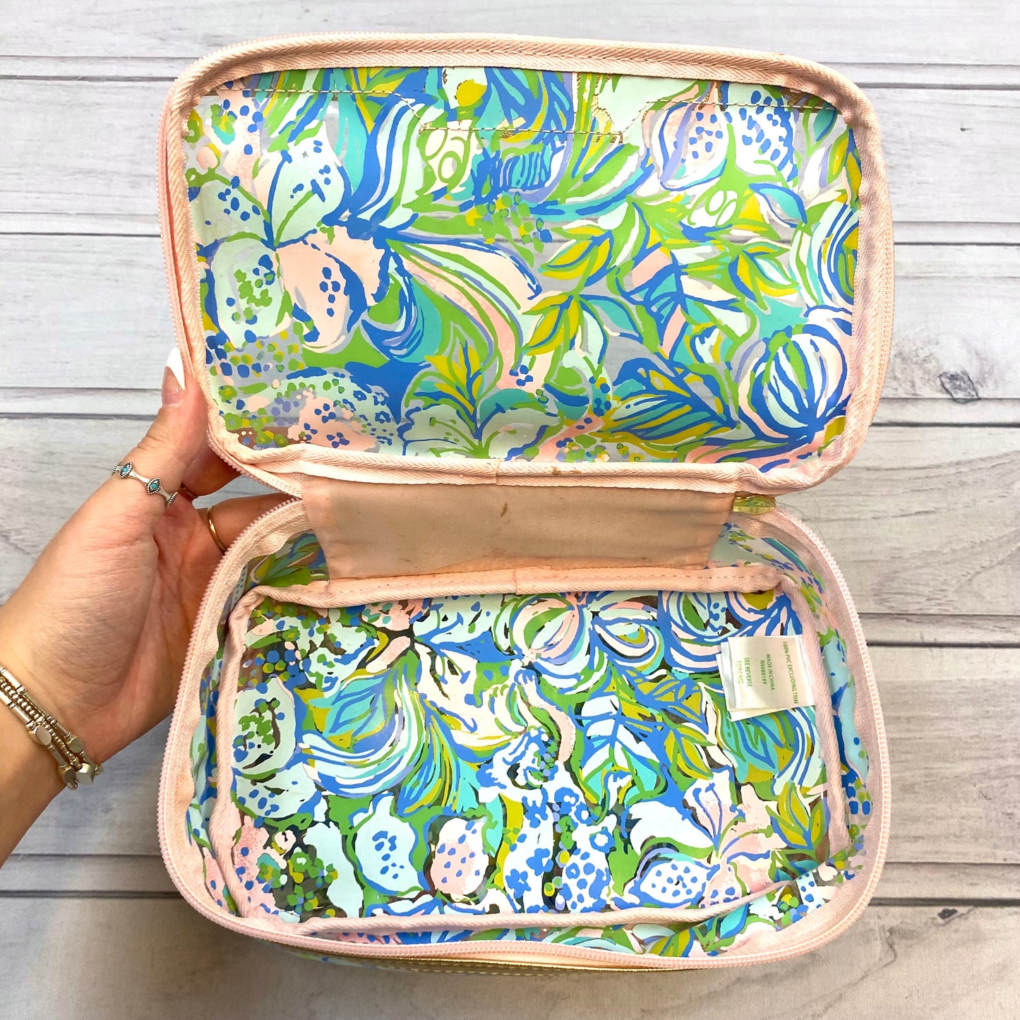 Makeup Bag Designer By Lilly Pulitzer  Size: Small