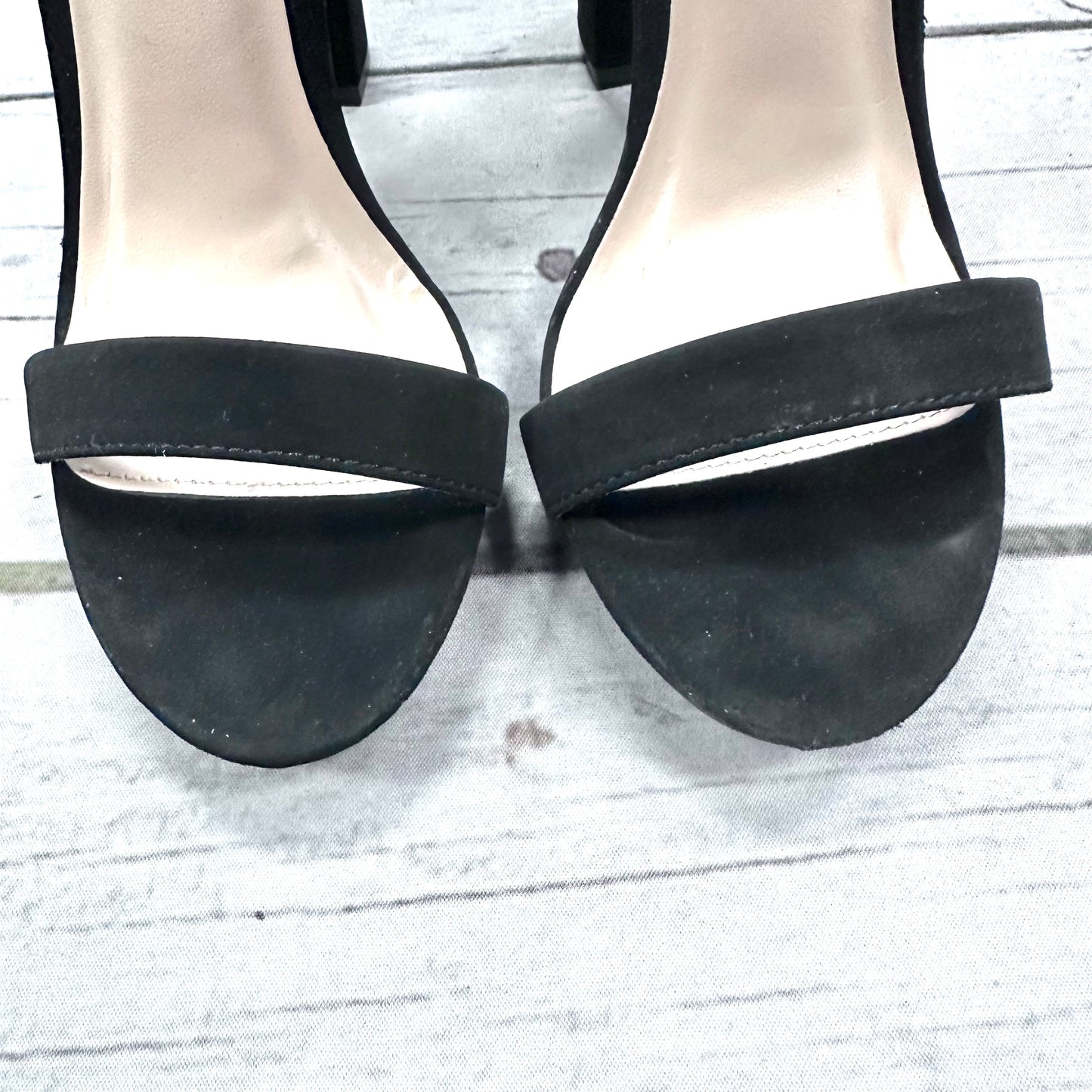 Sandals Heels Block By Fashion Nova  Size: 7