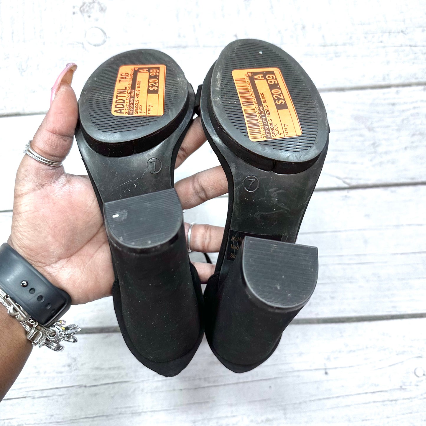 Sandals Heels Block By Fashion Nova  Size: 7