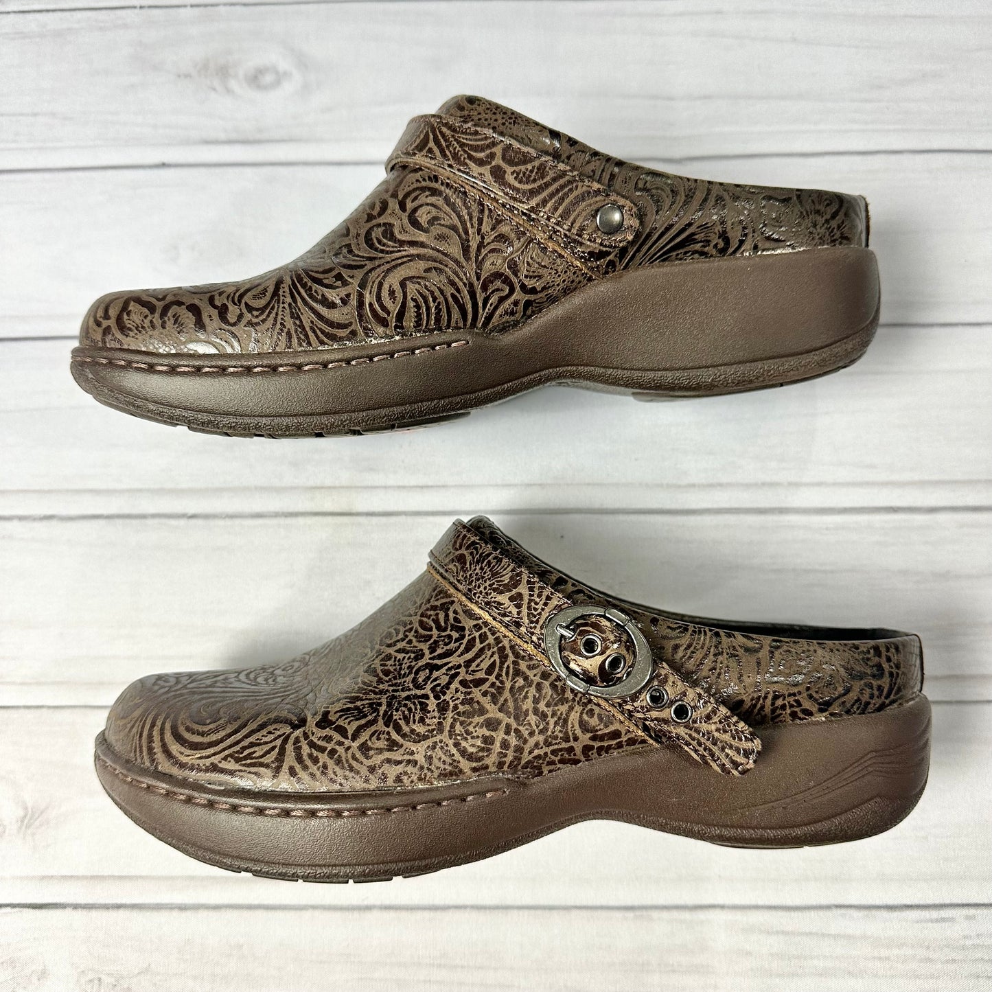 Shoes Flats Mule & Slide By Dansko  Size: 7
