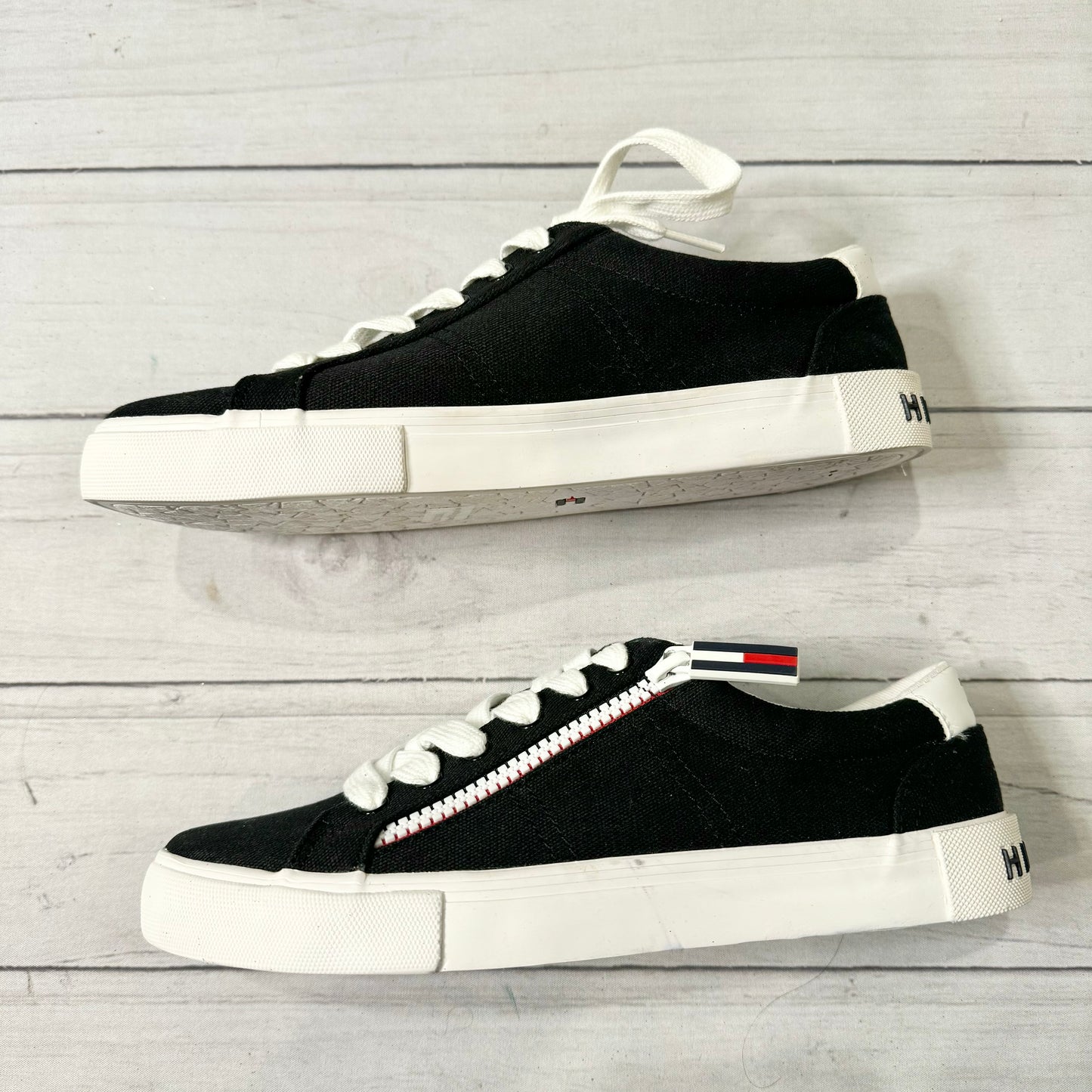 Shoes Sneakers By Tommy Hilfiger  Size: 7