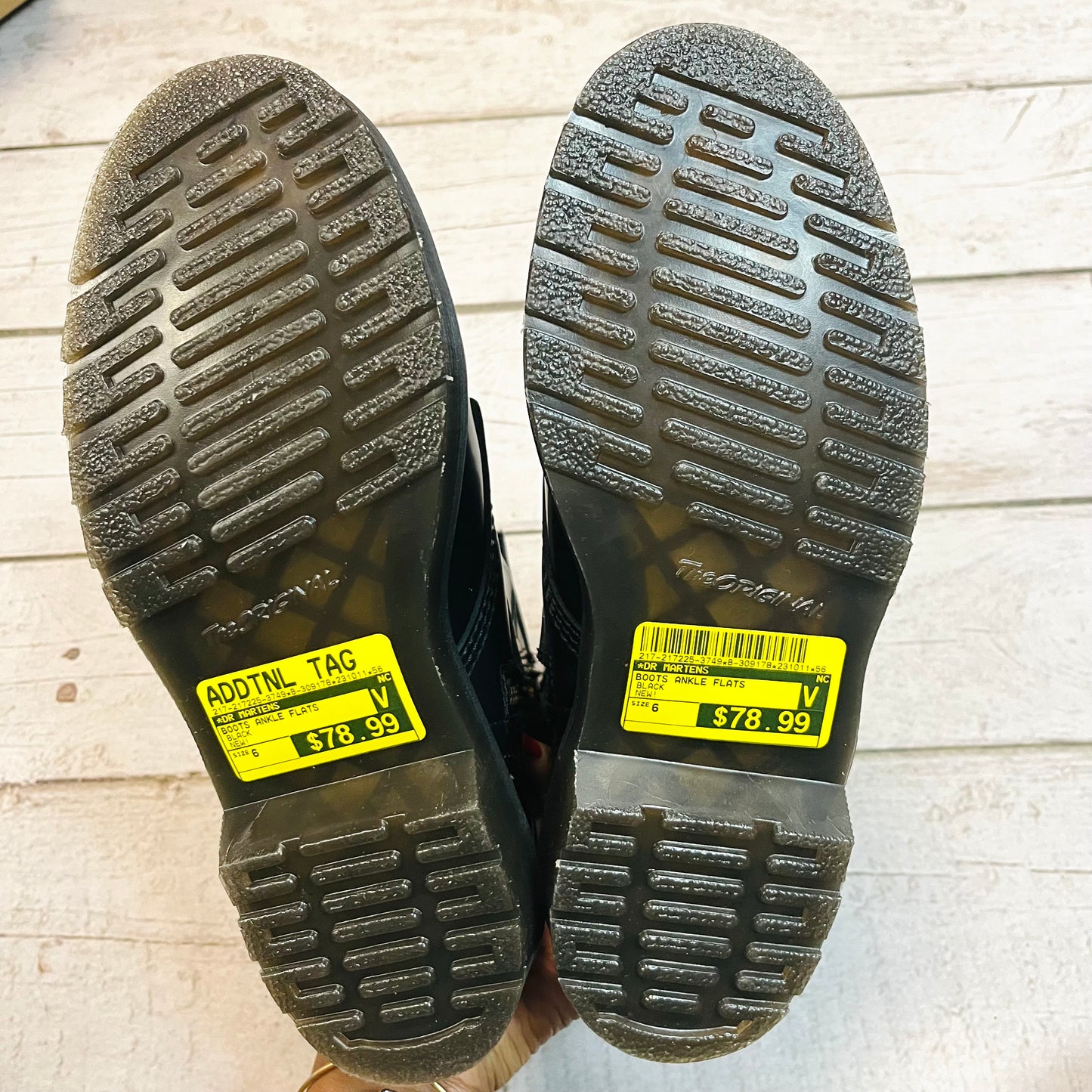 Boots Ankle Flats By Dr Martens  Size: 6