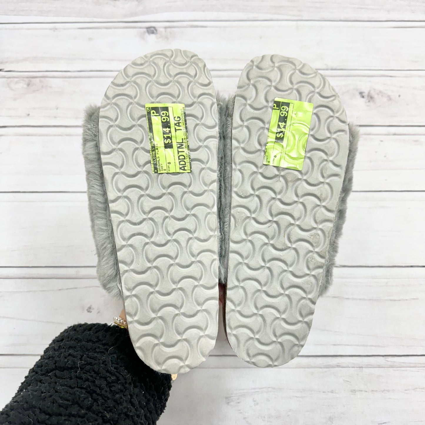 Sandals Flats Size: 8